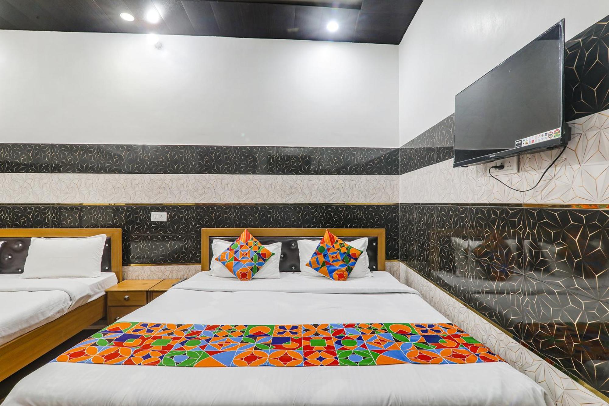 Fabexpress Milan Palace Ayodhya Ngoại thất bức ảnh