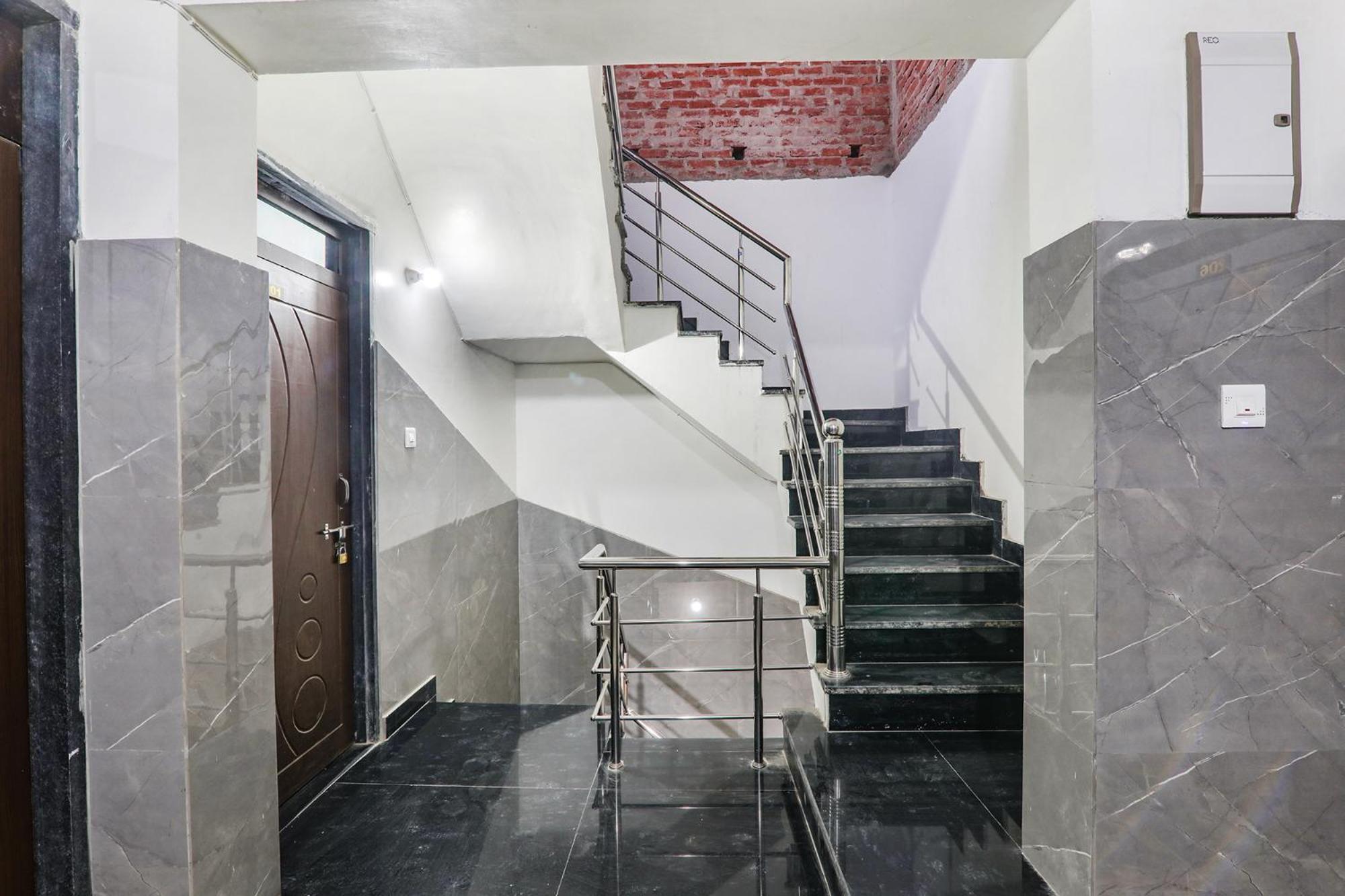 Fabexpress Milan Palace Ayodhya Ngoại thất bức ảnh