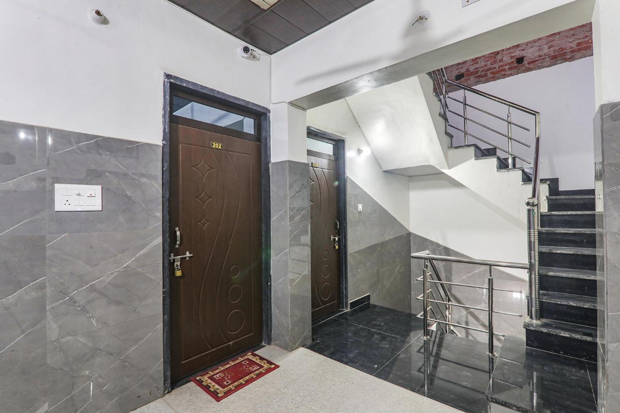 Fabexpress Milan Palace Ayodhya Ngoại thất bức ảnh